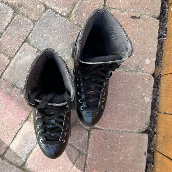 VNLA V-Line Rollerskates w/ Box - Worn once - Picture 3 of 6
